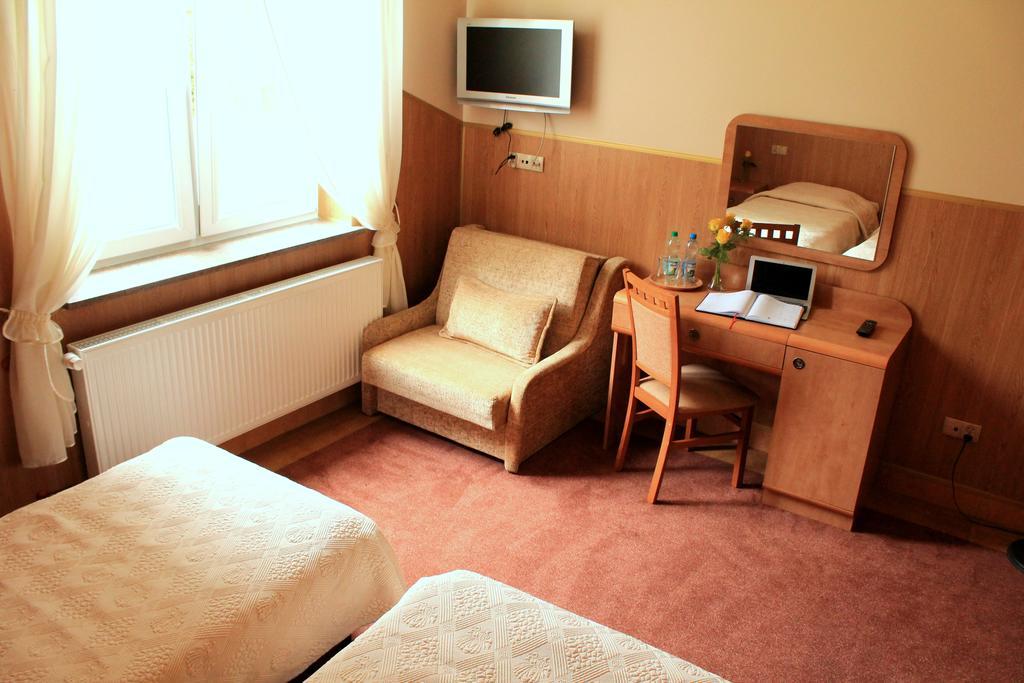Parkowa - Noclegi Ze Sniadaniem Nowa Ruda Camera foto